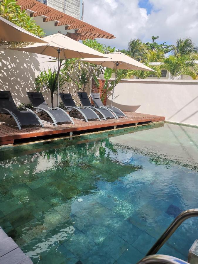Pereybere -charming 2 Bedrooms Apartment- With Pool - Beachcove Apartments, North Living, 8 Pereybere Beach